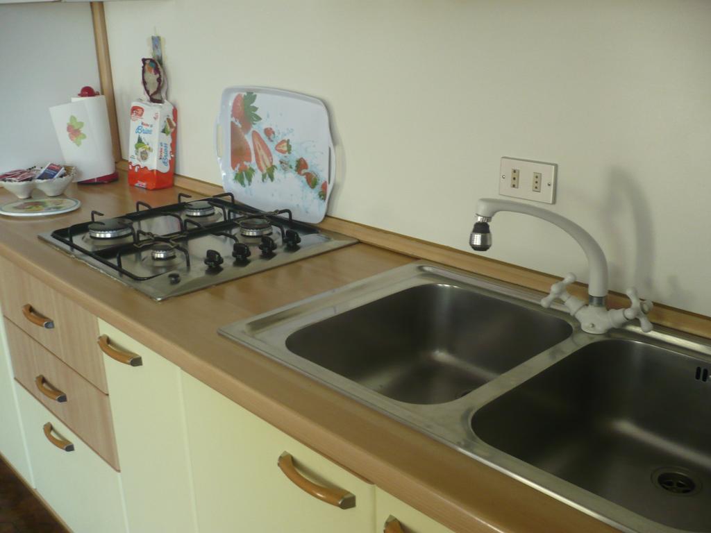 Appartamento Michela Brenzone sul Garda Quarto foto